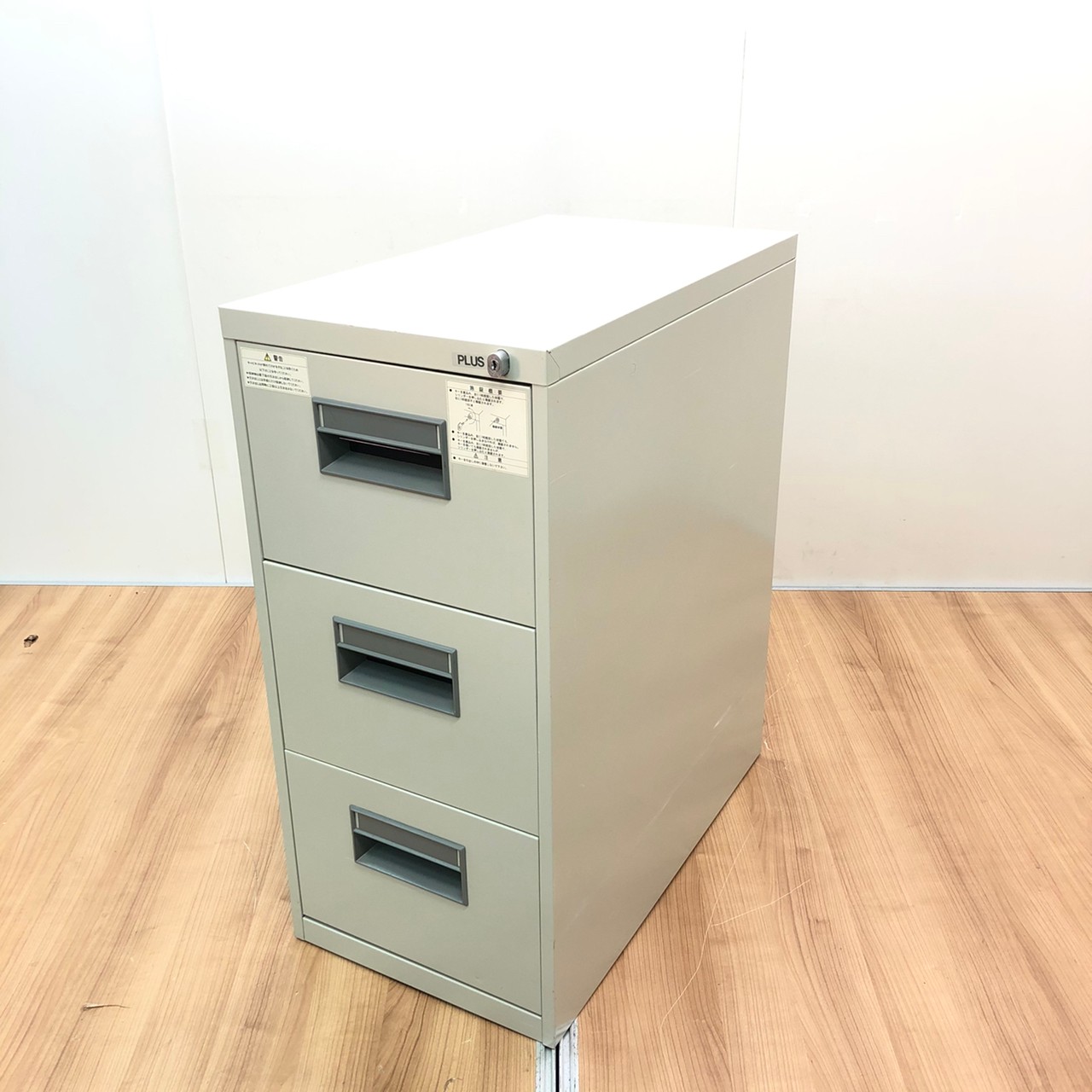 【レア商品】１プッシュで施錠！　■プラス製　ファイルキャビネット
                        その他シリーズ
                                    中古
            