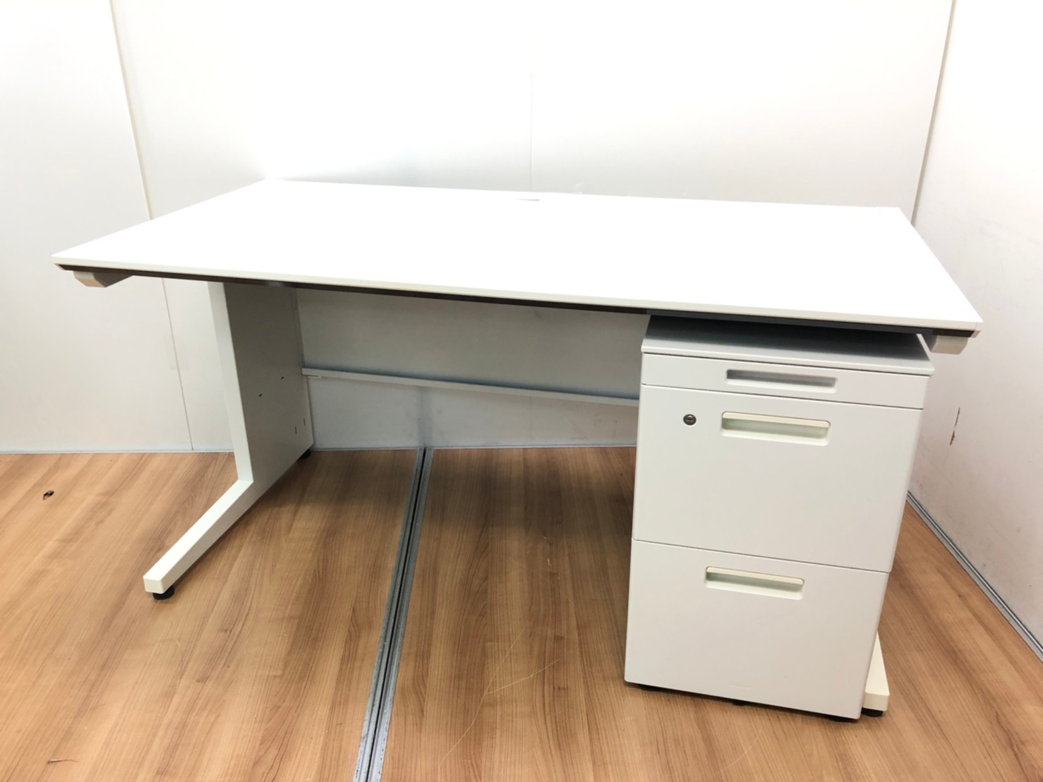 【レイアウト自由な平ワゴン！】セット商品は通常で買うよりもお買い得！　■コクヨ製　ISシリーズ・GTシリーズ　ホワイトセット
                        iSシリーズ
                                    中古
            