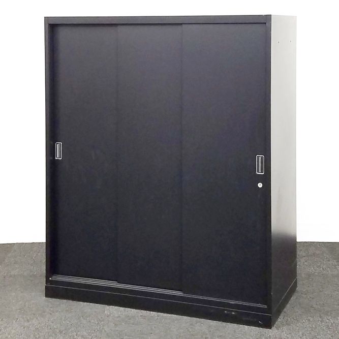 【2台入荷】オカムラ製のレクトラインシリーズの書庫入荷！マルチアクセスハンドル搭載により使い勝手抜群！中古　引違い書庫　引戸　スライド　ブラック　人気　オフィス　キャビネット
                        レクトライン
                                    中古
            