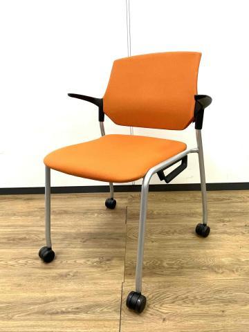 【人気のスタッキングチェア】イトーキ　マノス　オレンジ　肘付き　重ねて収納できるので場所を取りません　新規　起業　おススメ
                        マノスチェア
                                    中古
            