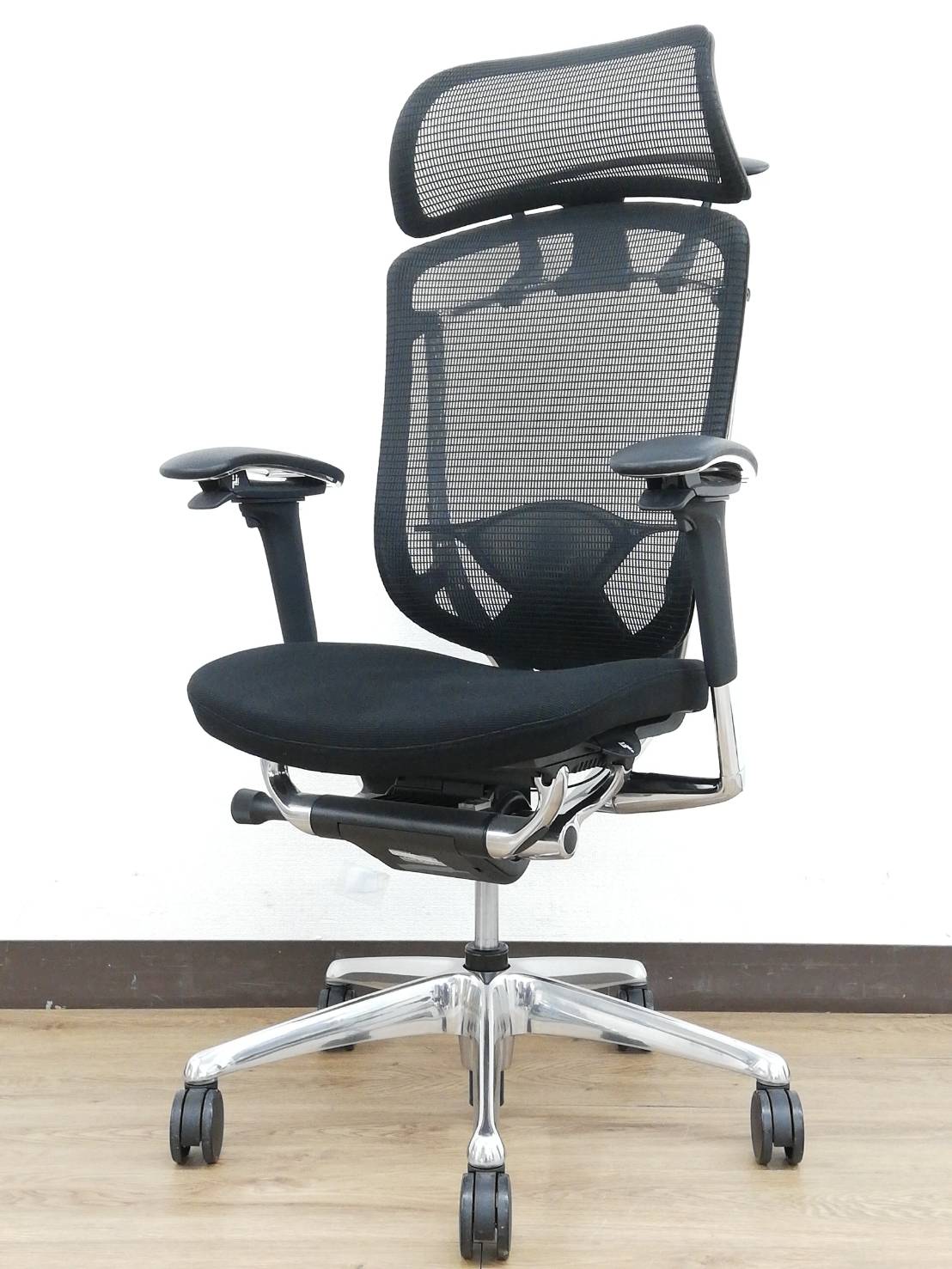 【2018年製】オフィスチェア人気No.1シリーズ⇒コンテッサ（Contessa）セコンダ※アジャストアーム＝可動肘掛け＆ヘッドレスト新品仕様◆オカムラ製【RP】
                        コンテッサ セコンダ
                                    中古
            