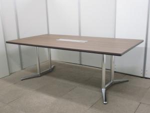 高級テーブル！ラティオⅡ入荷！　■オカムラ製　会議用テーブル　ブラウン　W2100×D1100mm