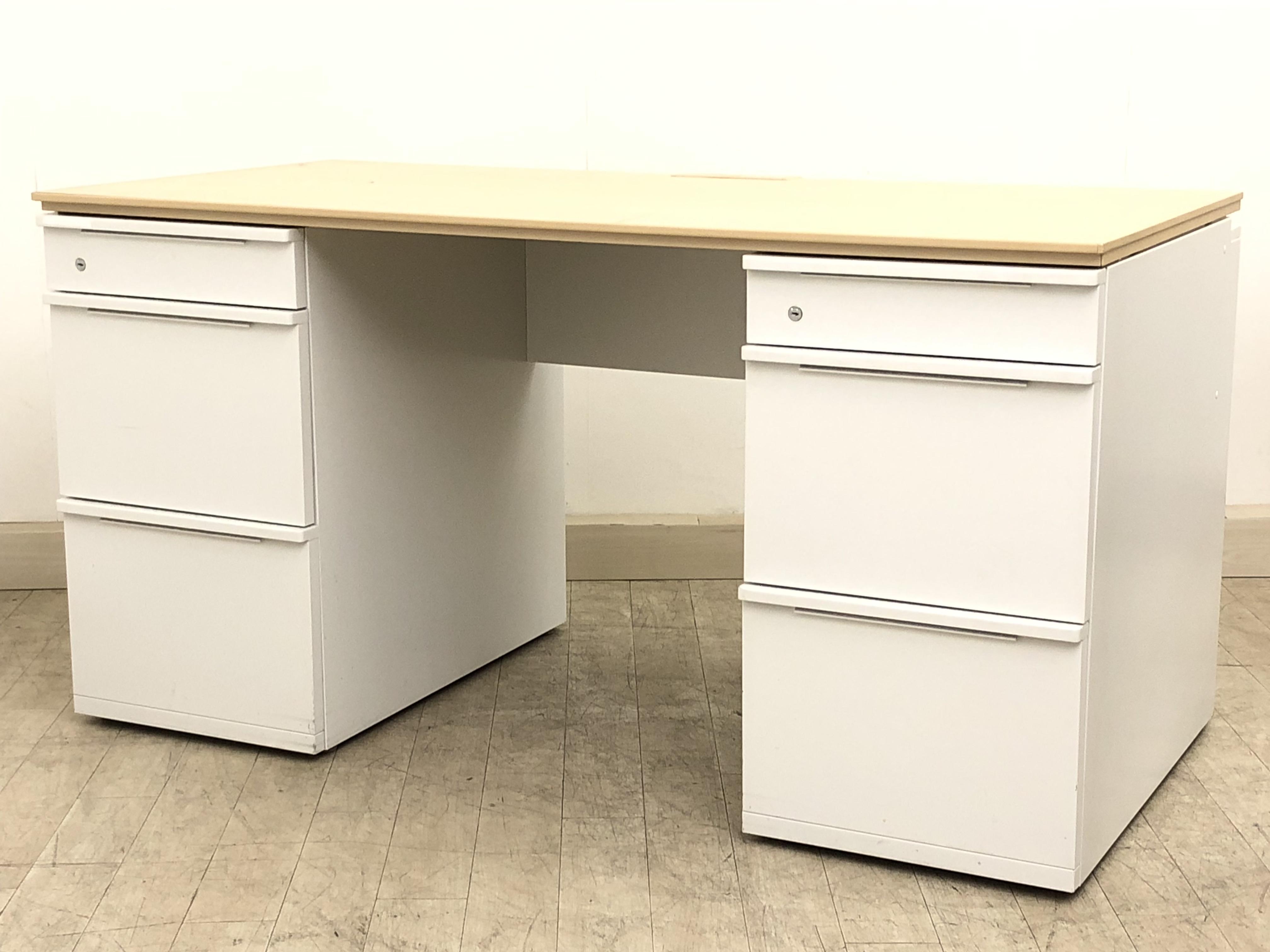 【残り2台！！】フリーアドレスデスクに合わせることも可能！横幅1400㎜で上長席にもおすすめ！■ウチダ/アルプレス/ナチュラル
                        アルプレスA-S
                                    中古
            