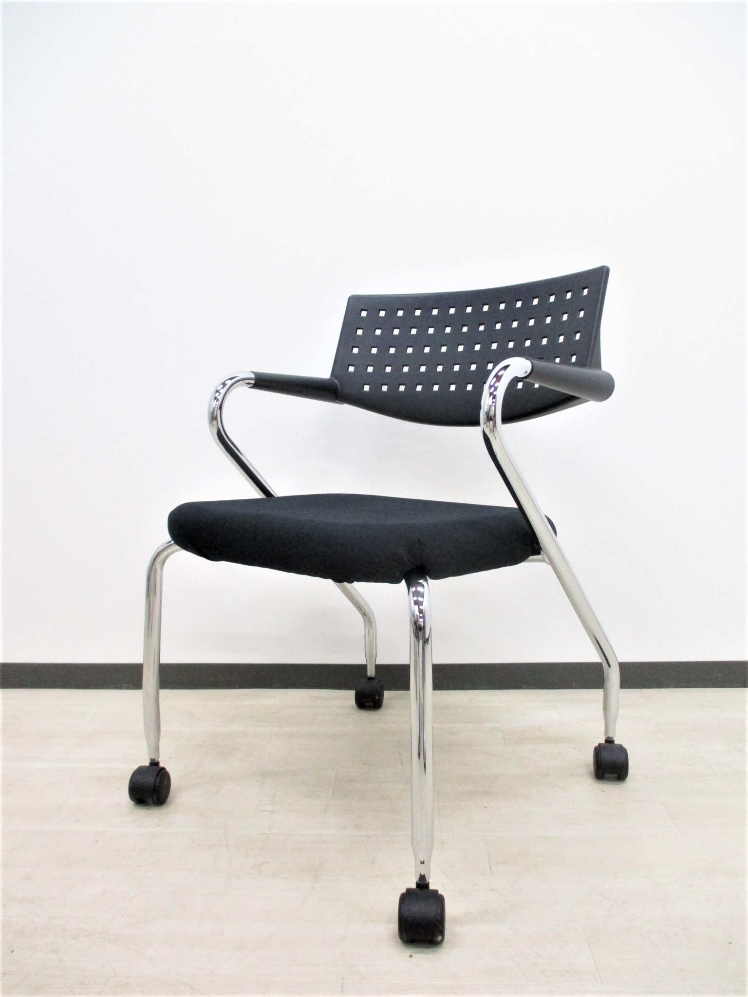 【4脚限定】ビザロール2チェア　アントニオ・チッテリオ作
                        ビザロール
                                    中古
            