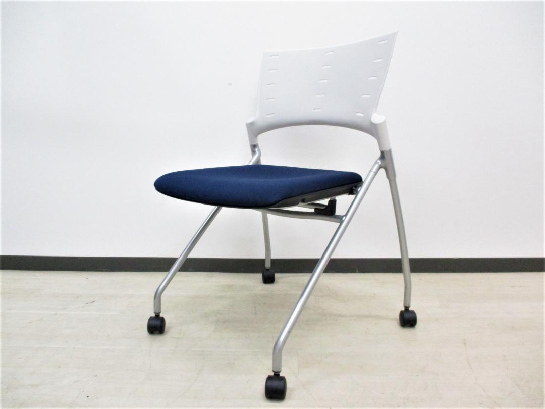 【KS】【デザイン性・座り心地の良いミーティングチェア！】■イトーキ　マノスシリーズ　ネスティングチェア　■収納性に優れた水平スタッキングタイプ！（106）
                        マノスチェア
                                    中古
            