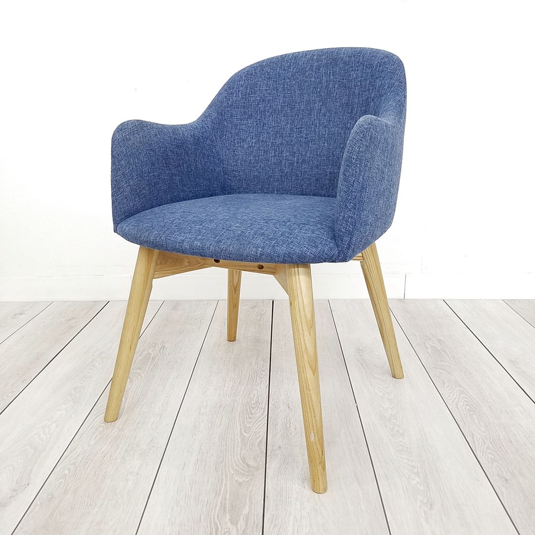 【6脚入荷】インテリアに合わせやすいミーティングチェア入荷！中古　ミーティング　リフレッシュ　ロビーチェア　エントランス　北欧　リビング　待合室
                        その他シリーズ
                                    中古
            