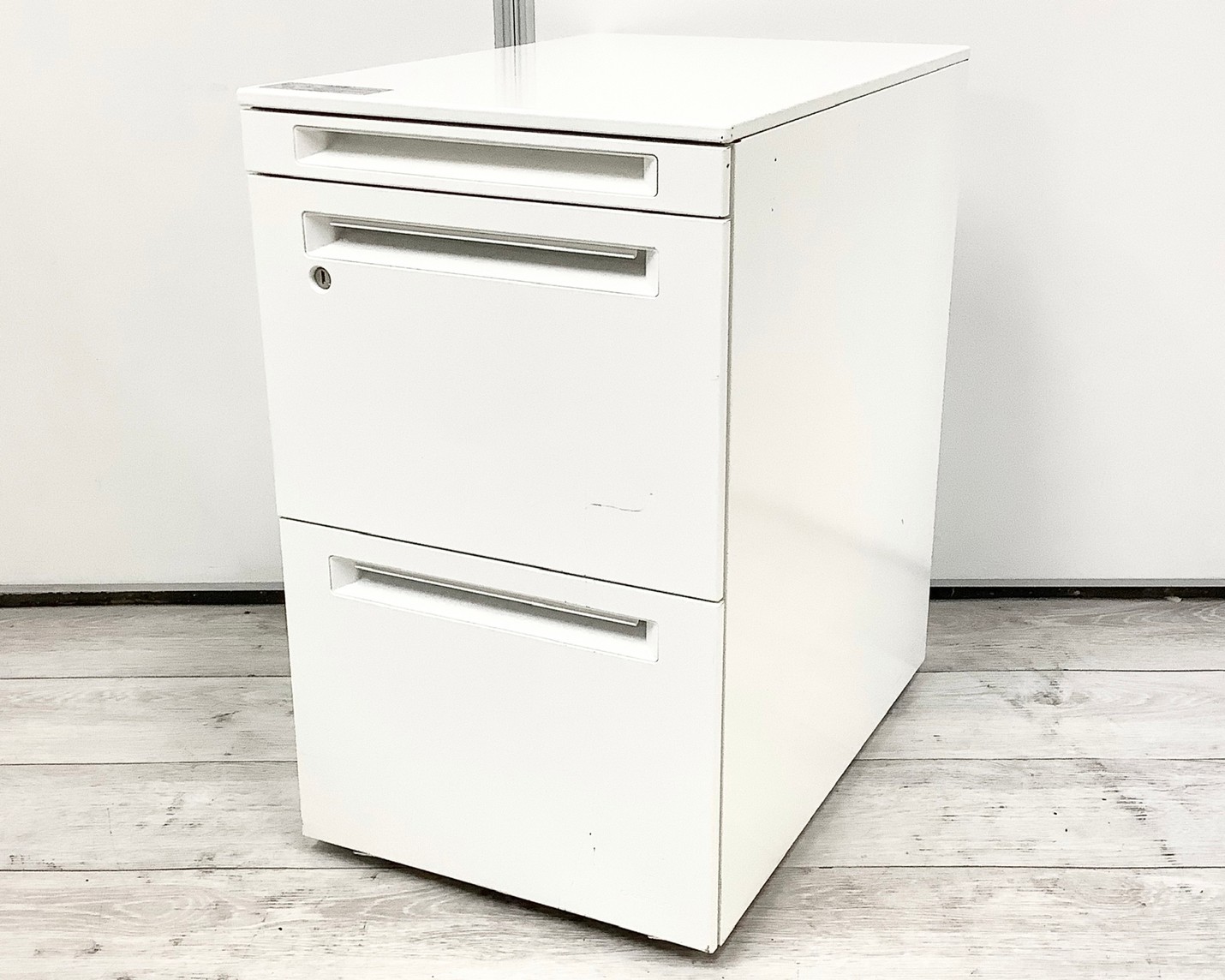 オカムラ/アドバンス大量入荷！
                        アドバンス
                                    中古
            