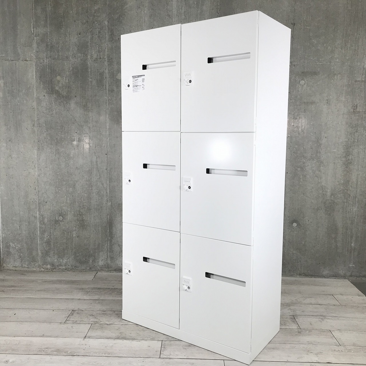 【2020年製！】今人気のメールロッカー！フリアドオフィス導入の際には是非！■オカムラ/レクトライン/ホワイト
                        レクトラインロッカー
                                    中古
            