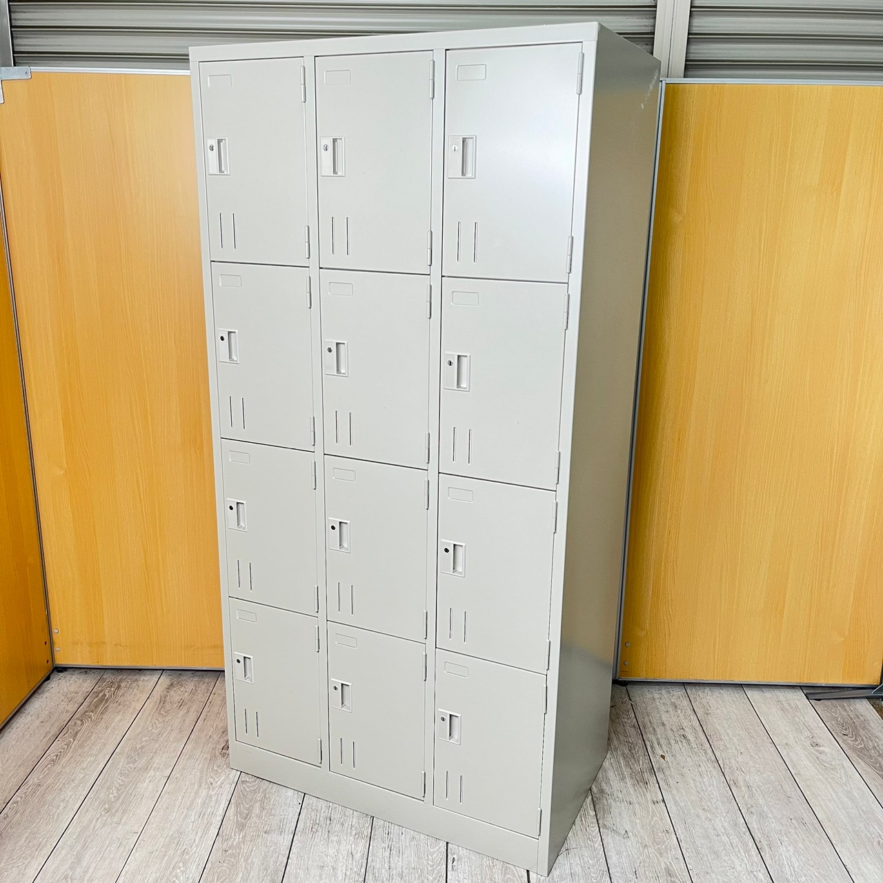 【2台入荷】大人気の12人用ロッカーが入荷いたしました！　ロッカー　12人用　人気商品
                        その他シリーズ
                                    中古
            