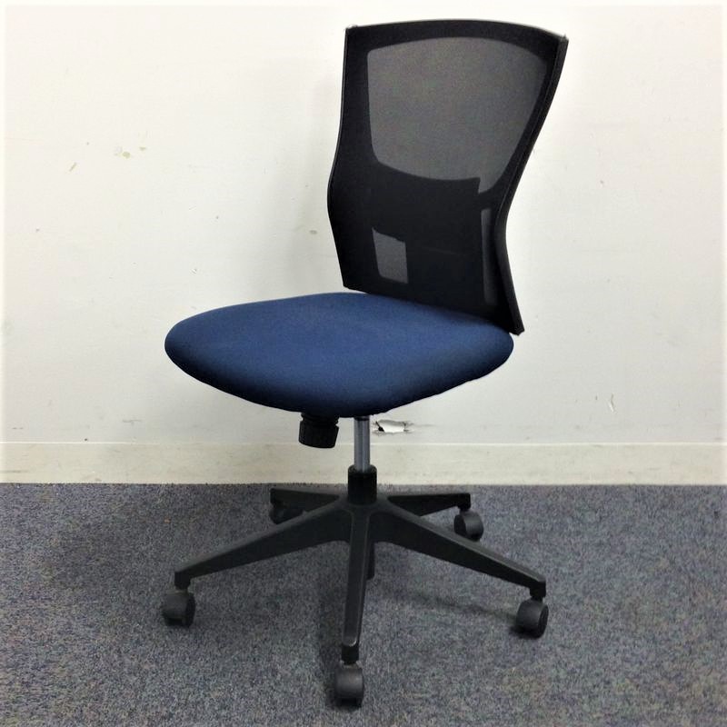 【4脚限定入荷】【メッシュチェア】イトーキ製　サリダ　ネイビーブルー
                        サリダ（salida）チェア
                                    中古
            