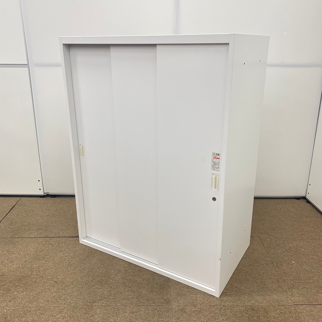 【3枚引戸】イナバ/ホワイト
                        その他シリーズ
                                    中古
            