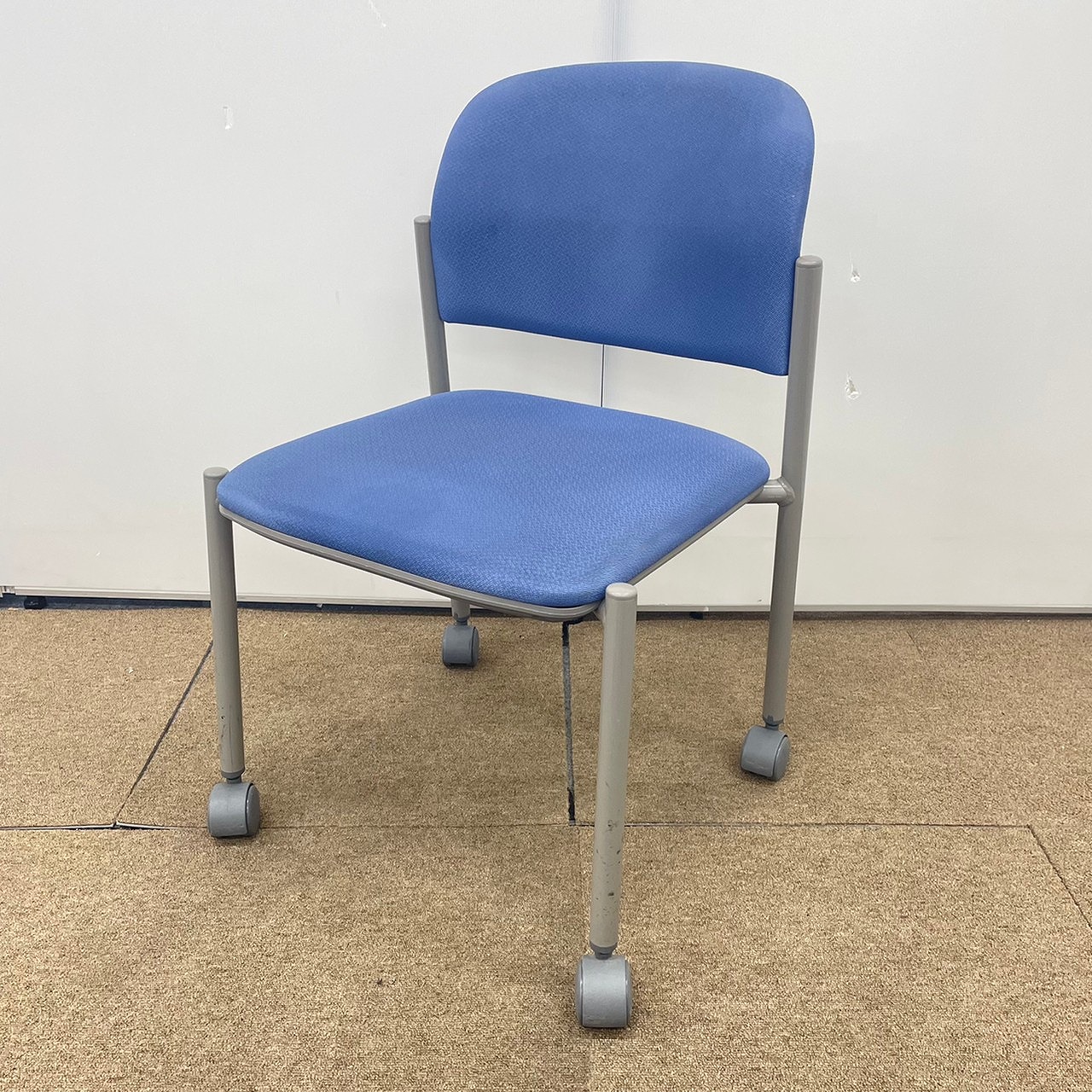 【格安チェア】オカムラ/ブルー/ミーティングチェア
                        その他シリーズ
                                    中古
            