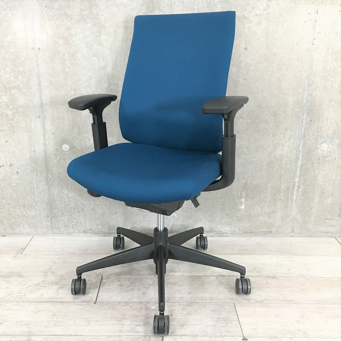 中古】ウィザード3 樹脂 CRS-G3622F6 コクヨ/KOKUYO 肘付ローバック