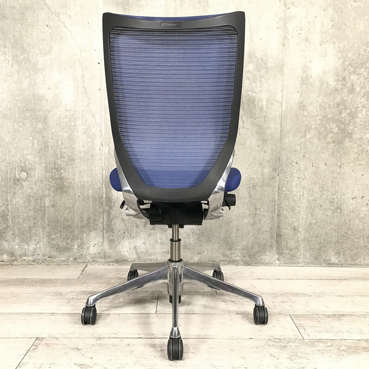 美品 オカムラ バロンチェア 肘付きハイバック バロン（オカムラ） オカムラ バロン チェア 椅子 エクストラ