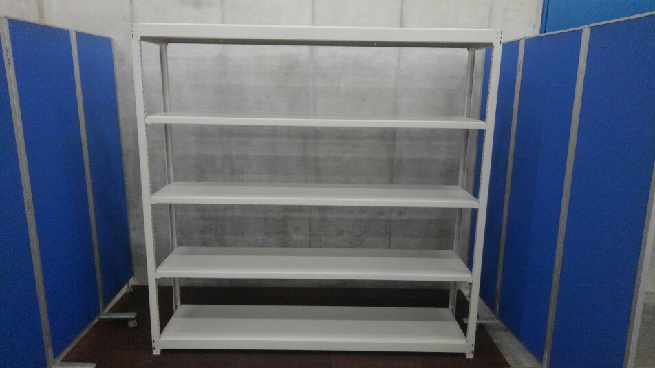 コクヨのW1840の中古ラックが2台入荷しました！　注)呼称W1800/D450　実寸W1840/D445　天地5段　耐荷重：段/150kg　ボルトレスなので組立も簡単！ 
※マテハン本舗の中古商品は、千葉県柏市に在庫がございます。
                        その他シリーズ
                                    中古
            