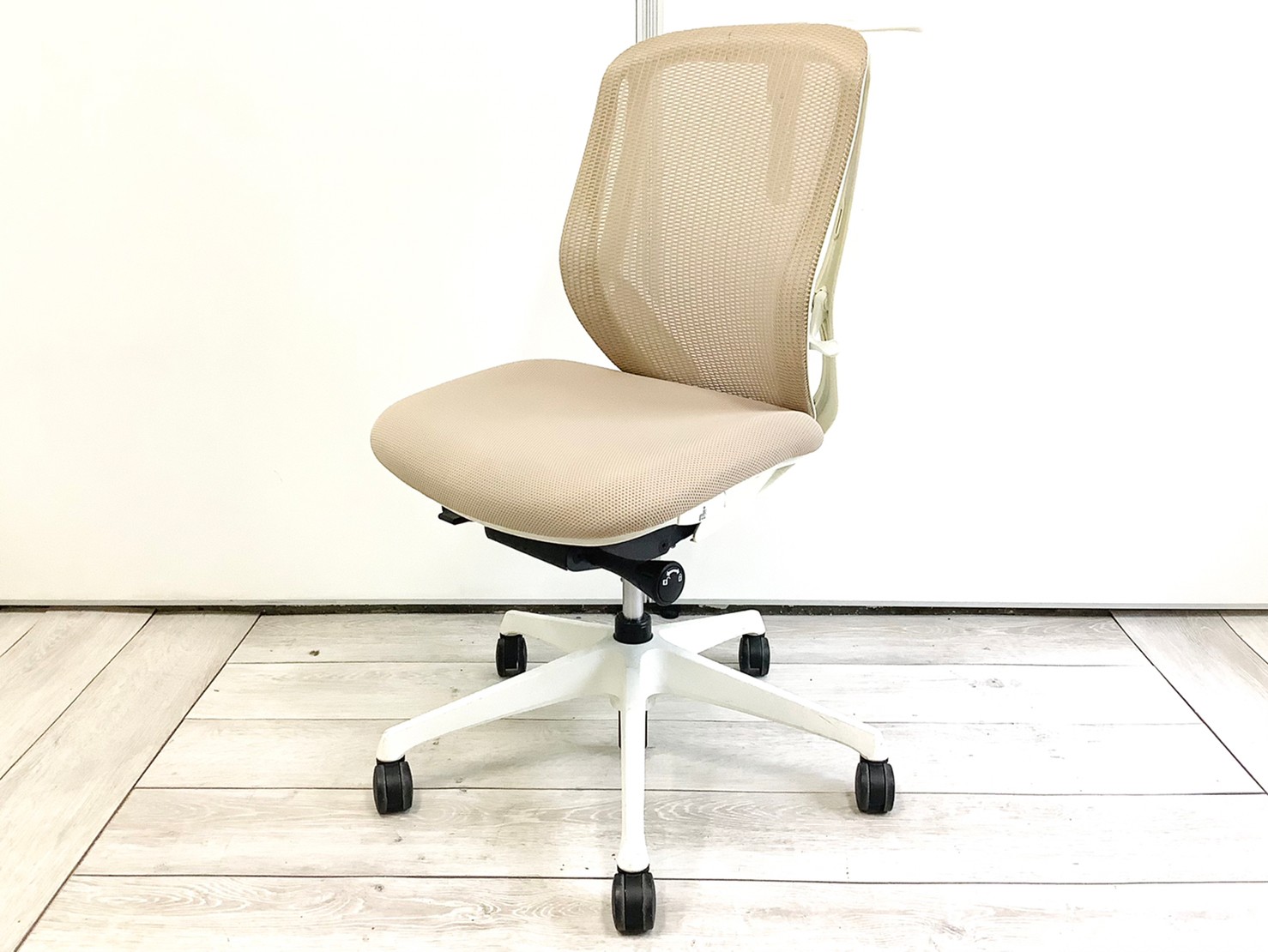 中古】シルフィーメッシュ オカムラ/okamura 肘無ローバック