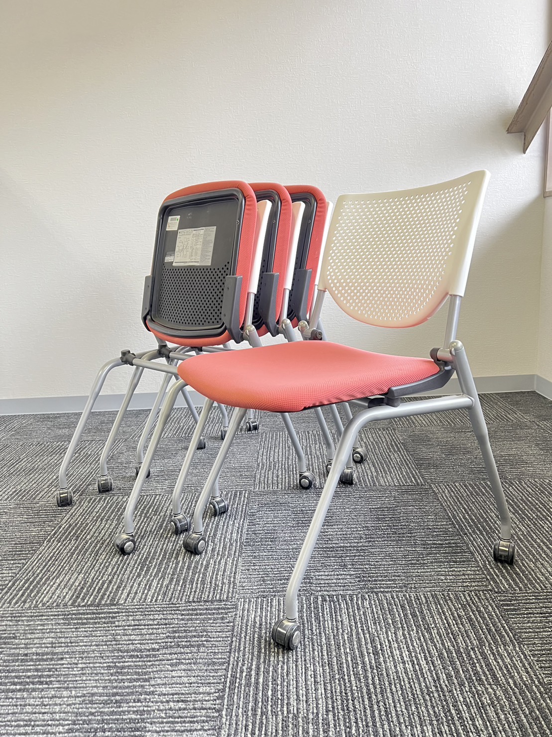 【4脚セット】会議スペースの定番商品‼オカムラ　プロスタック
                        プロスタック
                                    中古
            