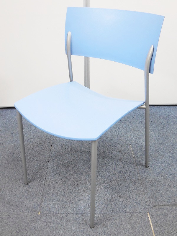 【オシャレなデザイン！】■wiesner hager(ウィスナーハーガー)　ch@ty(チャティー)シリーズ　スタッキングチェア　■リフレッシュスペースにもフィット！人気のパステルカラー！
                        ch@ty
                                    中古
            