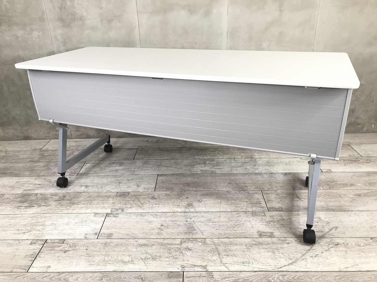 【横幅1500×奥行600】イトーキ/HXシリーズ/ホワイト/幕板付き
セミナーや会議室におすすめ！
                        HXシリーズ
                                    中古
            