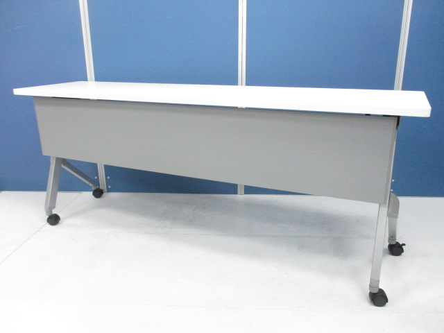 オカムラ製ホワイトのサイドスタックテーブルW1800×D450 【ロット商品!!】
                        フラプター
                                    中古
            