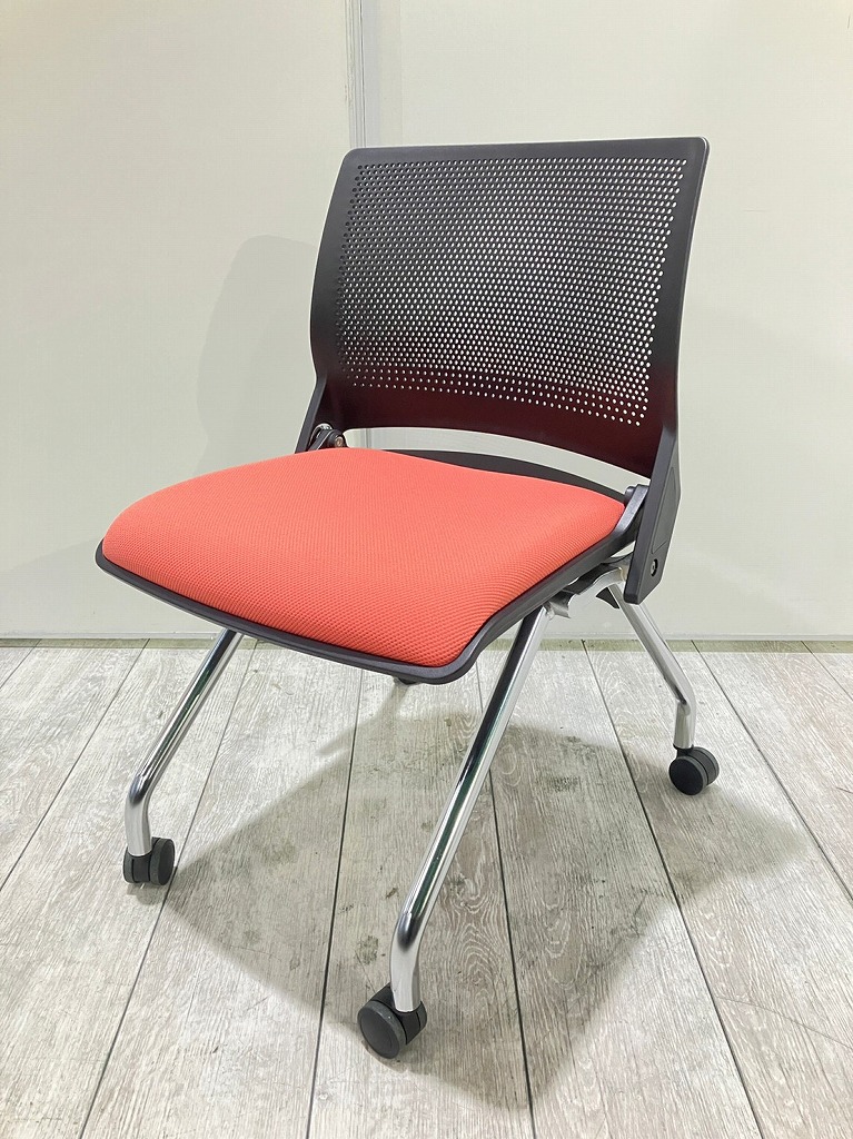 【2018年製】オカムラ製ネスティングチェア入荷！　COURIR(クリール)　
                        クリール
                                    中古
            