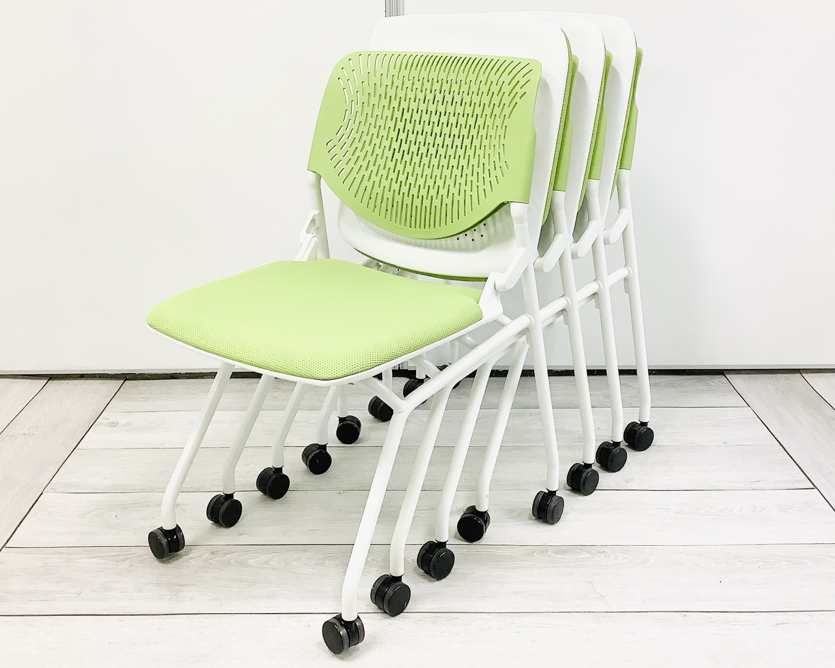 【4脚＝1セット（10％OFF）】人気／定番／売れ筋　◆Okamura／オカムラ　◆Runa／ルナ ※横浜本店撮影画像※
                        ルナ
                                    中古
            