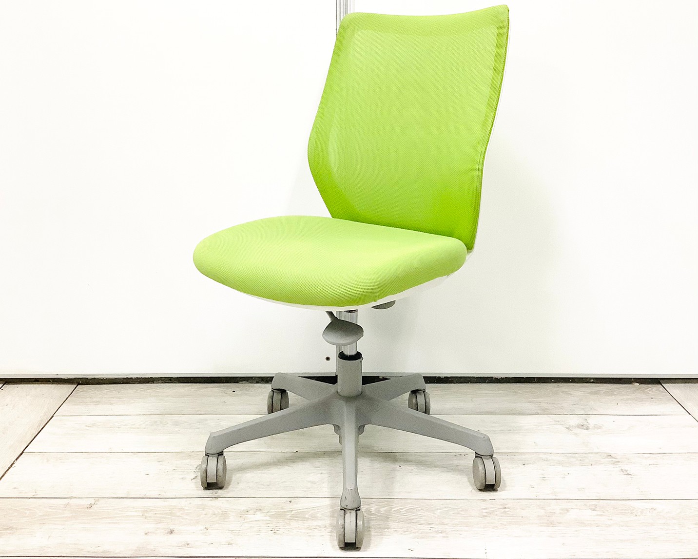 大人気／定番　◆Okamura／オカムラ　◆CG-M／シージーエム ※横浜本店撮影画像※
                        CG-M パッド
                                    中古
            