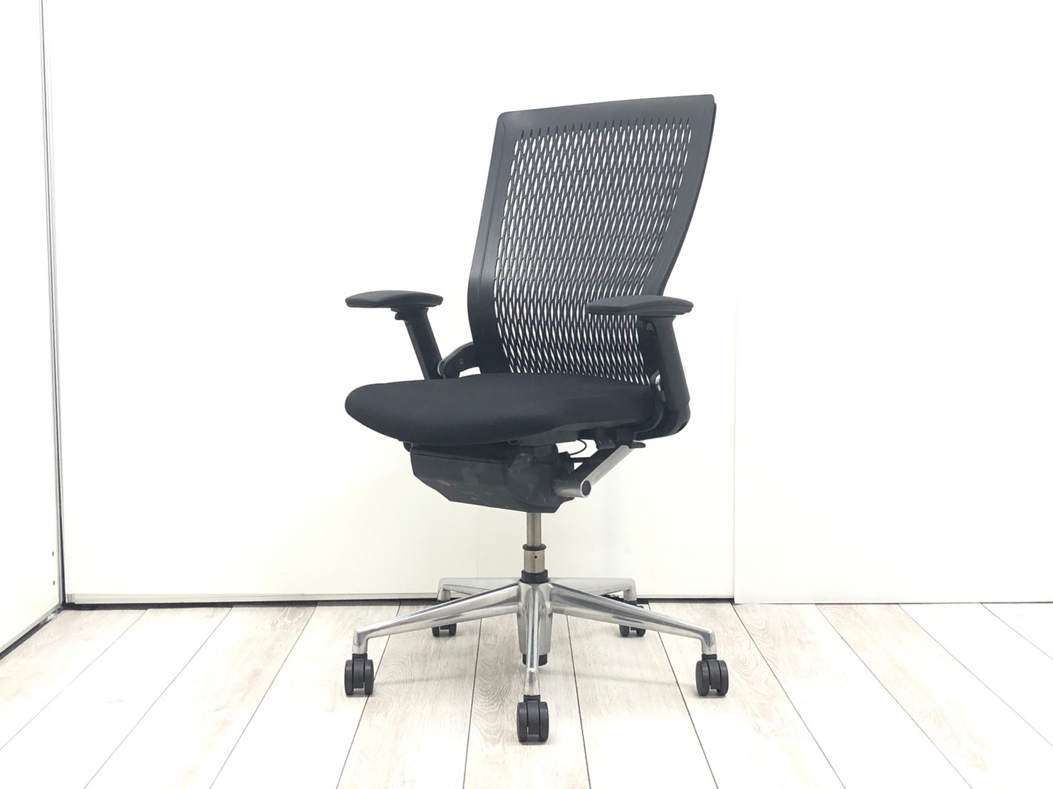 【８脚入荷いたしました！】内田洋行パルスチェア【正確に、速やかに、反応する】
                        パルスチェア
                                    中古
            