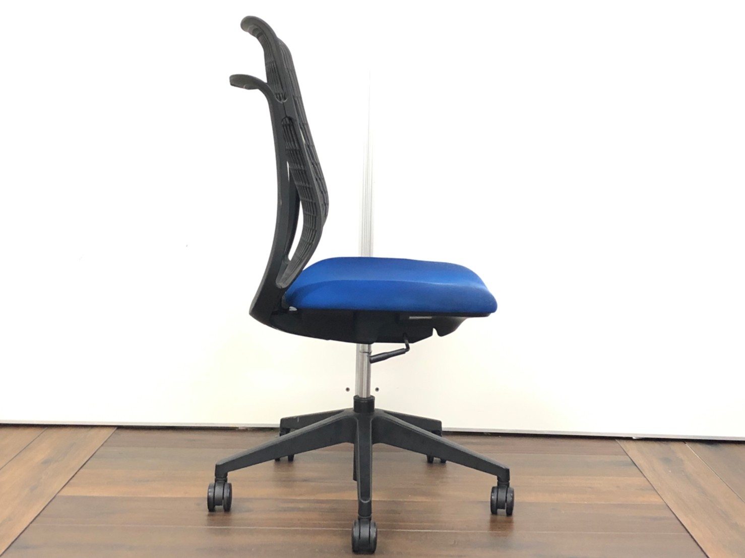 【未使用】内田洋行　ウチダ　AJチェア　ハイバック　肘なし　ブラック 中古】AJチェア ウチダ/UCHIDA 肘無ハイバックチェア 507157