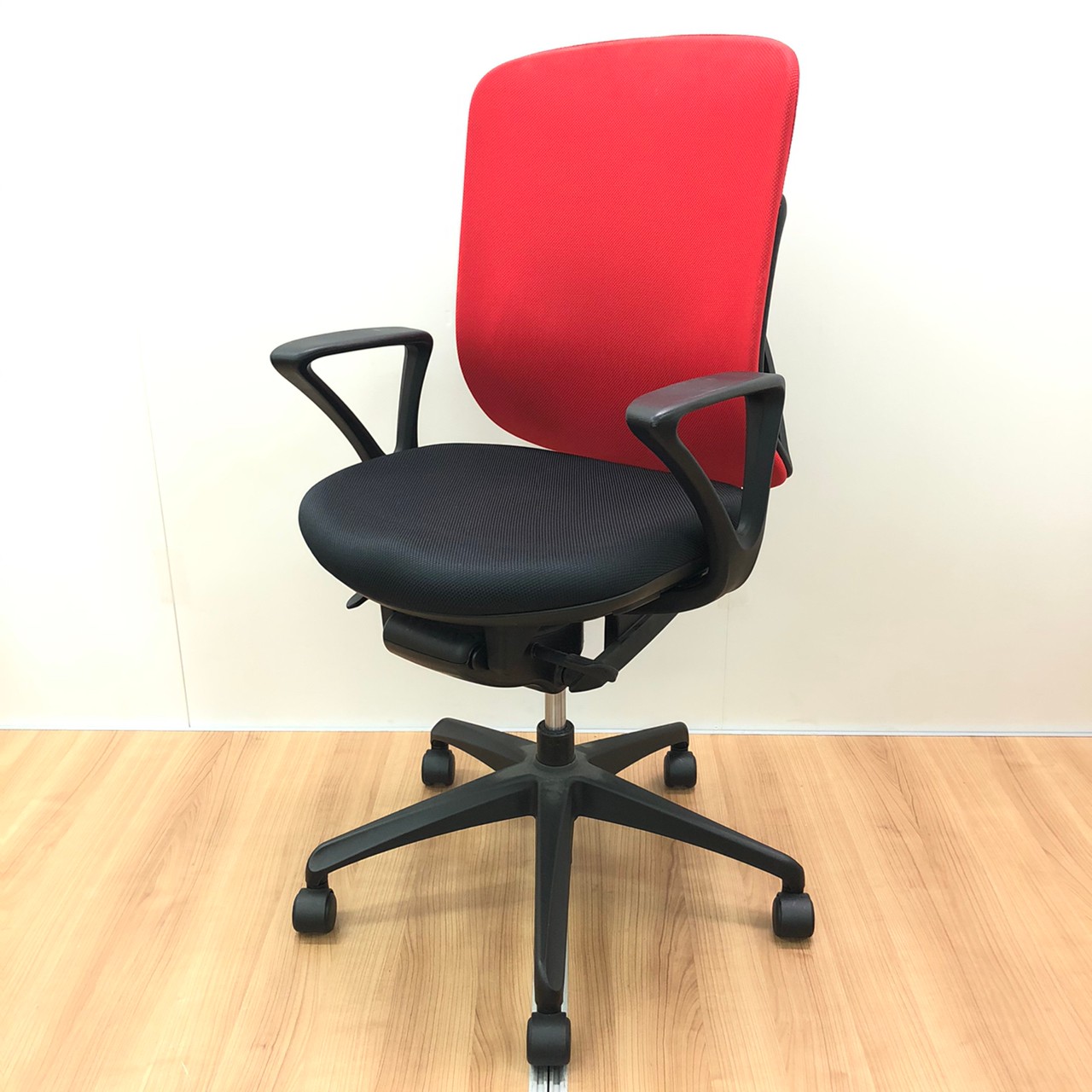 中古】yera イナバ/INABA 肘付ハイバックチェア 393937 - 中古オフィス 