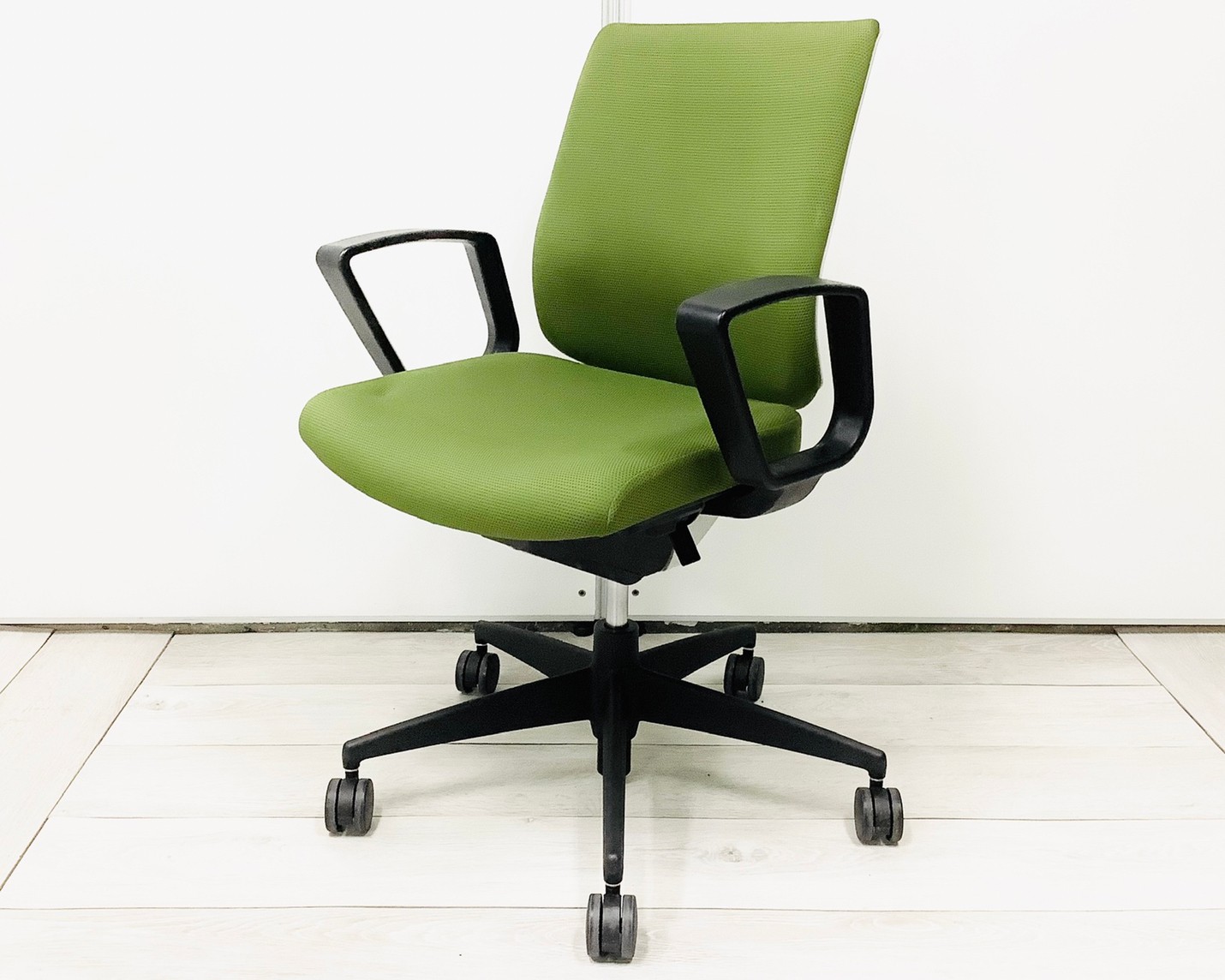 大人気／定番／売れ筋　◆KOKUYO／コクヨ　◆Wizard2／ウィザード2 ※横浜本店撮影画像※
                        ウィザード2
                                    中古
            