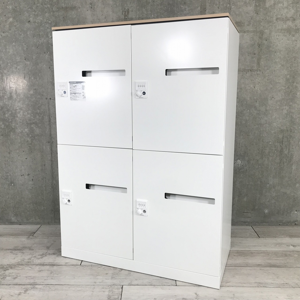 入替品につき1台限定特価！【4名用パーソナルロッカー/メールロッカー】オカムラ　レクトライン　ホワイト　【フリーアドレス化に必須の収納アイテム！投函口あり！】
                        レクトラインロッカー
                                    中古
            