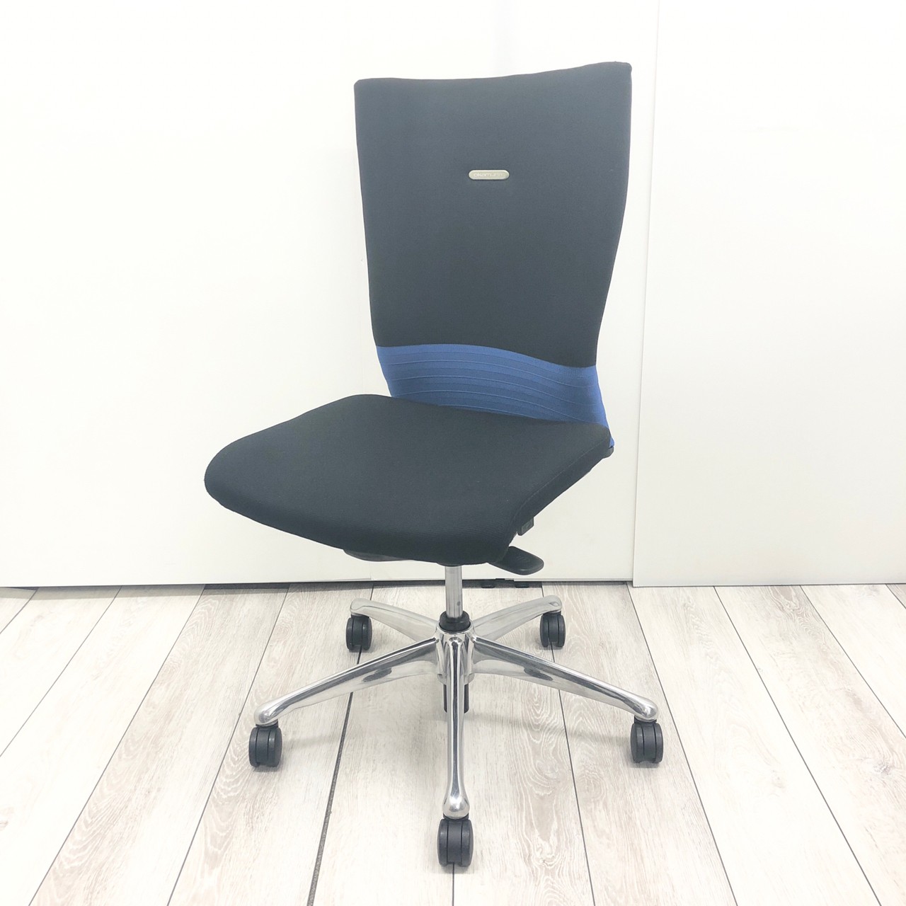 オフィスのオシャレ度ＵＰ！！【フィーゴ　シームレスタイプ】ハイバックチェア
                        フィーゴチェア
                                    中古
            