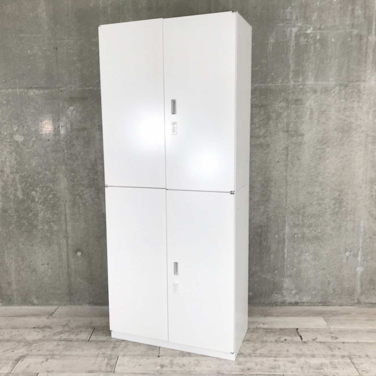 【定価約13万円】【人気のホワイトカラーダイヤル式上下両開き書庫セットの入荷です】■イトーキ　シンライン　書庫セット
                        シンライン
                                    中古
            