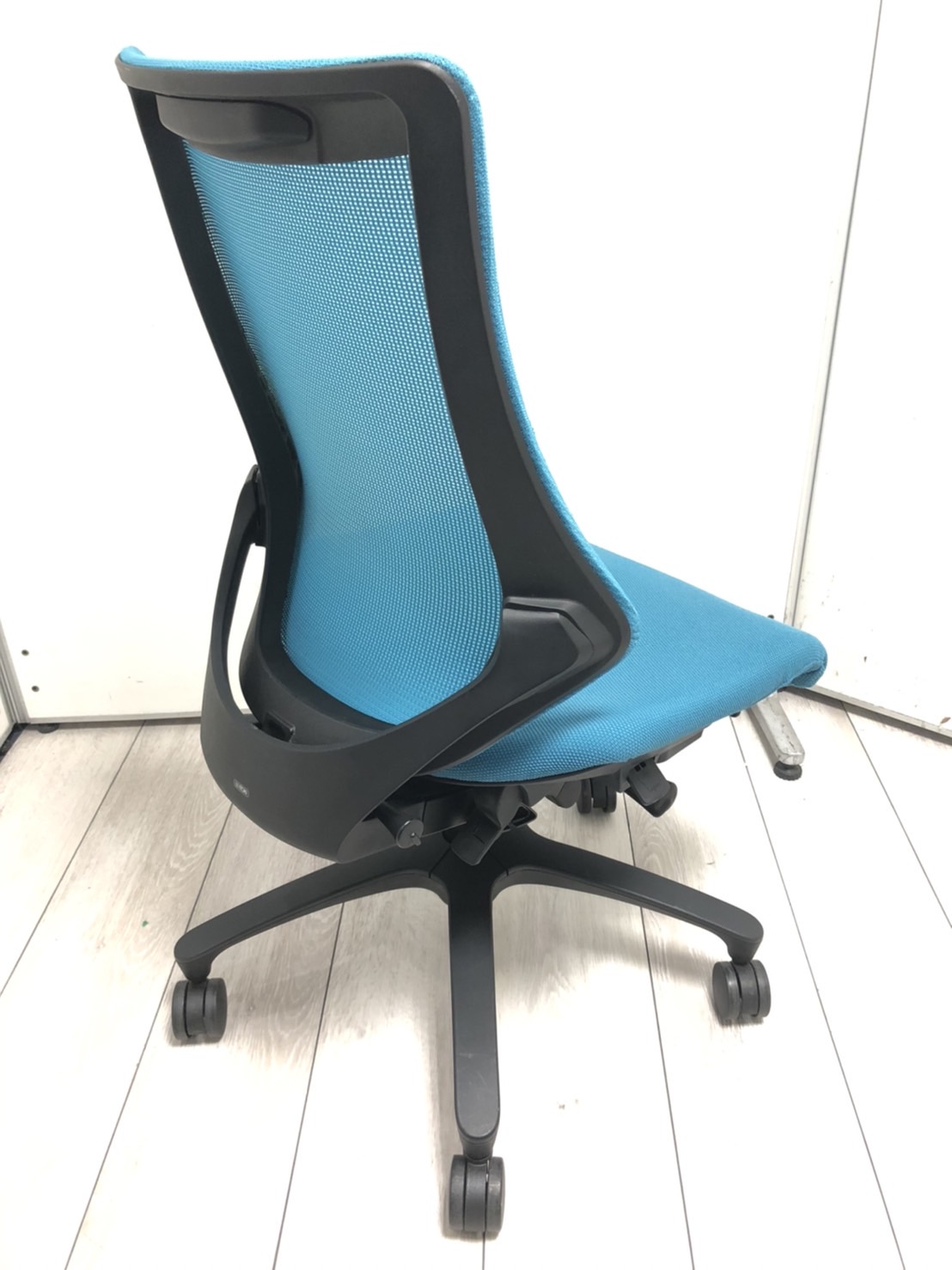 中古】エフメッシュ KF-370JB-T1A3 イトーキ/ITOKI 肘無
