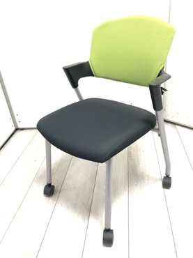 【会議用や研修用に】スタッキングチェアの定番プロッティ！
                        プロッティチェア
                                    中古
            