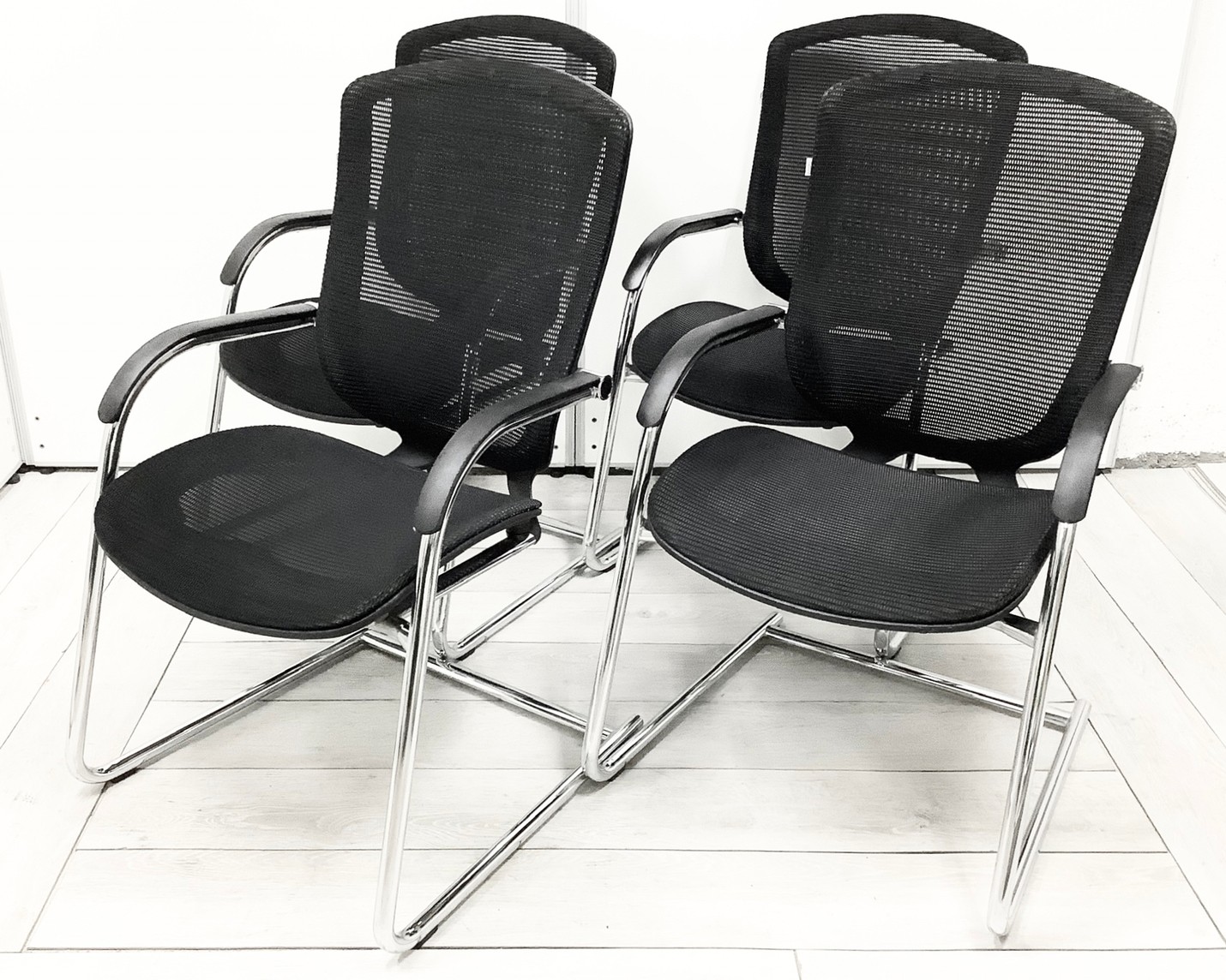 【セット商品（4脚＝1セット）】大人気／定番／高級チェア　◆Okamura／オカムラ◆Contessa／コンテッサ ※横浜本店撮影画像※
                        コンテッサチェア
                                    中古
            