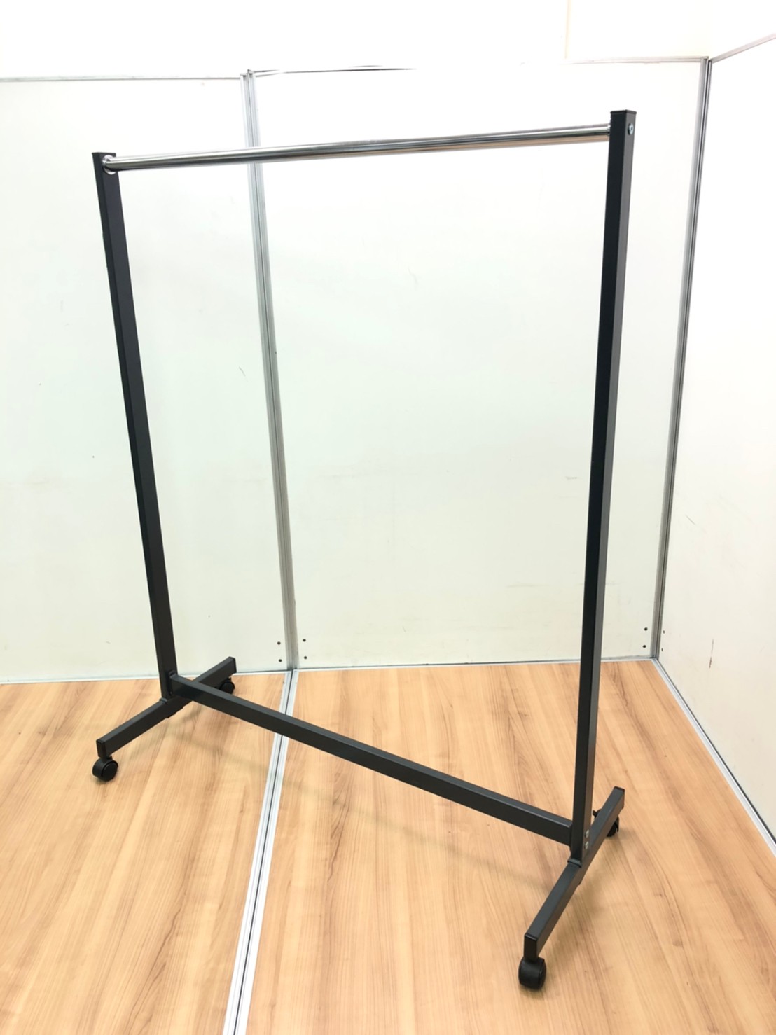 【キャスターつきで取り回し○！】コートハンガー
                        その他シリーズ
                                    中古
            