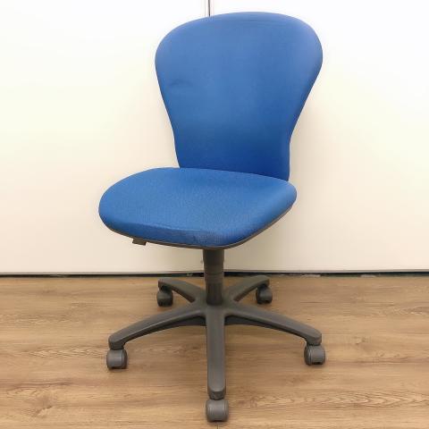 【背面張地にしわがある為、お安くご提案！お手頃商品をさらにお手頃に！！】コクヨ（KOKUYO）レグノチェア　肘無し　■色：ブルー（明るい）
                        レグノチェア
                                    中古
            