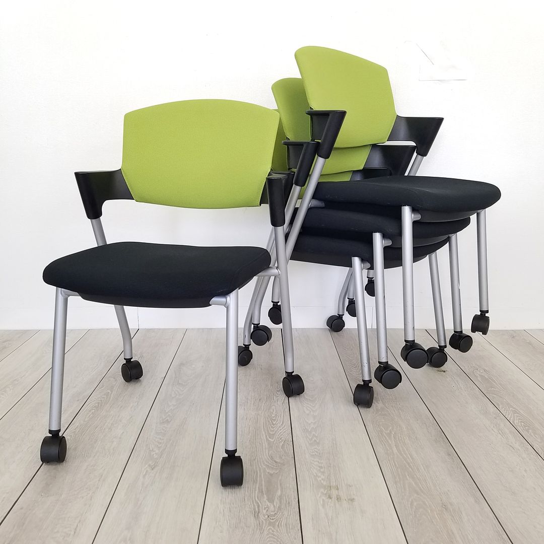 【4脚セット】【セット販売】人気定番商品入荷！中古　スタックチェア　スタッキングチェア　ミーティングチェア　コクヨ　オフィス 　グリーン
                        プロッティチェア
                                    中古
            