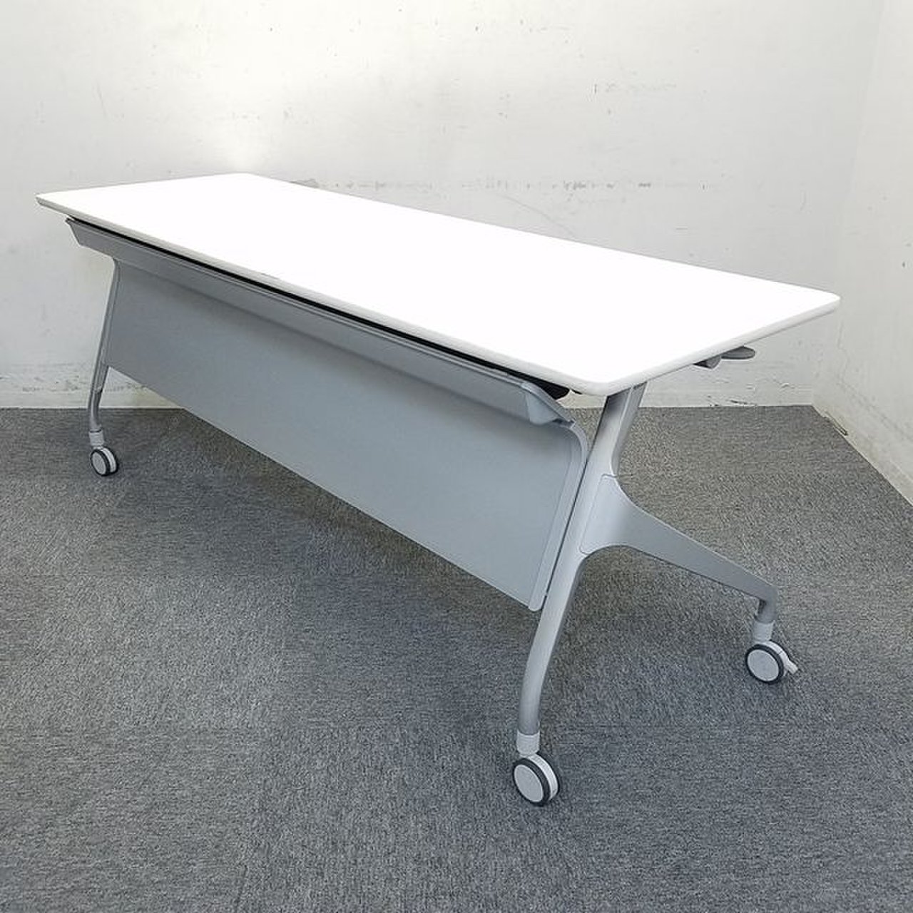 コクヨ製｜Ｗ1800｜人気のホワイトサイドスタックテーブル入荷致しました！中古　テーブル　ロット
                        エピファイ
                                    中古
            