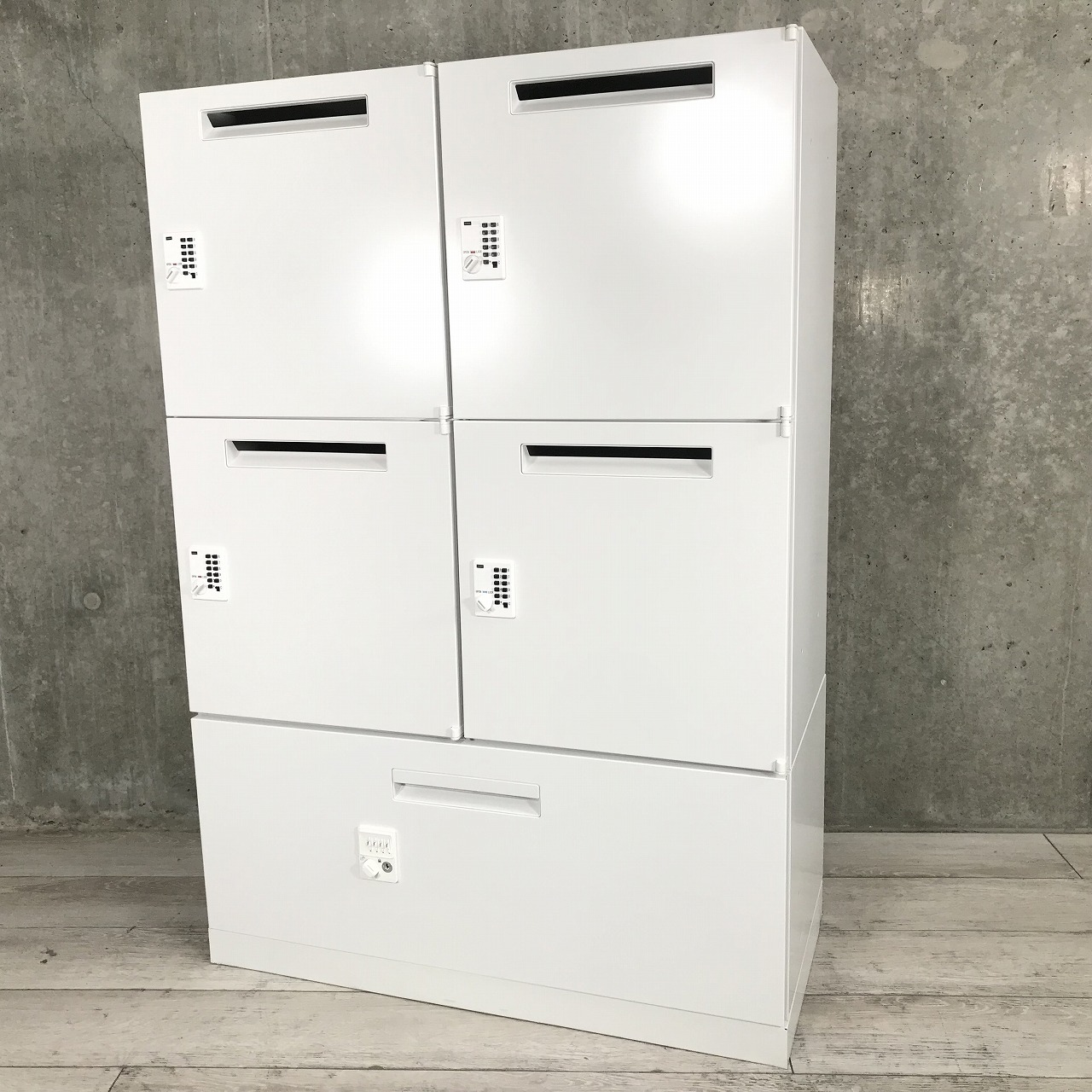 【コレは便利！】■ウチダ　4人用パーソナルロッカー＆1段引出し収納付き！　■ロッカーと書庫の組み合わせで省スペースを実現！
                        HSパーソナル
                                    中古
            