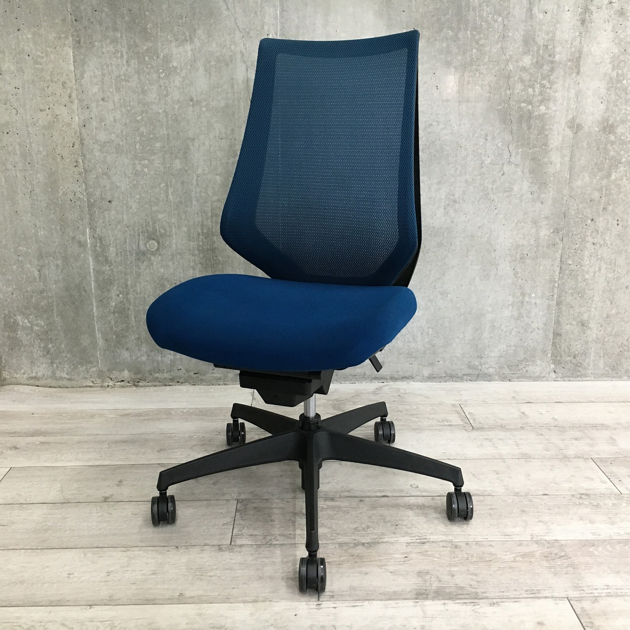 【人気メッシュ×ハイバックが安い！定番のブルー！！】コクヨ（KOKUYO）デュオラチェア　メッシュ　■色：ブルー
                        デュオラ メッシュ
                                    中古
            