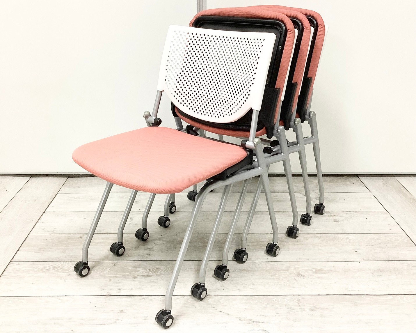 【4脚＝1セット（10％OFF）】人気／定番／売れ筋　◆Okamura／オカムラ　◆pro stack／プロスタック ※横浜本店撮影画像※
                        プロスタック
                                    中古
            