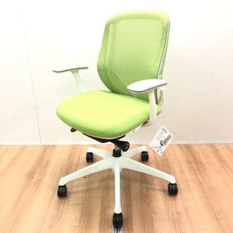 【¥27,900→¥19,500！】【当社でNO.1売上＆人気を誇るチェア！】オカムラ（okamura）シルフィチェア　■色：ライトグリーン　メッシュ仕様　固定肘付き【β2309】
                        シルフィーメッシュ
                                    中古
            