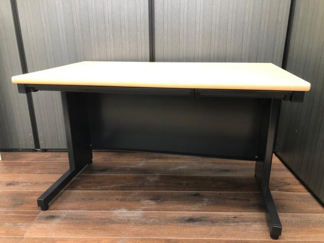 【ナチュラル×ブラック！】【今時のオフィスへ！】■横幅1200㎜■平机■引き出し付き■ブラックフレーム■ナチュラル天板
                        その他シリーズ
                                    中古
            