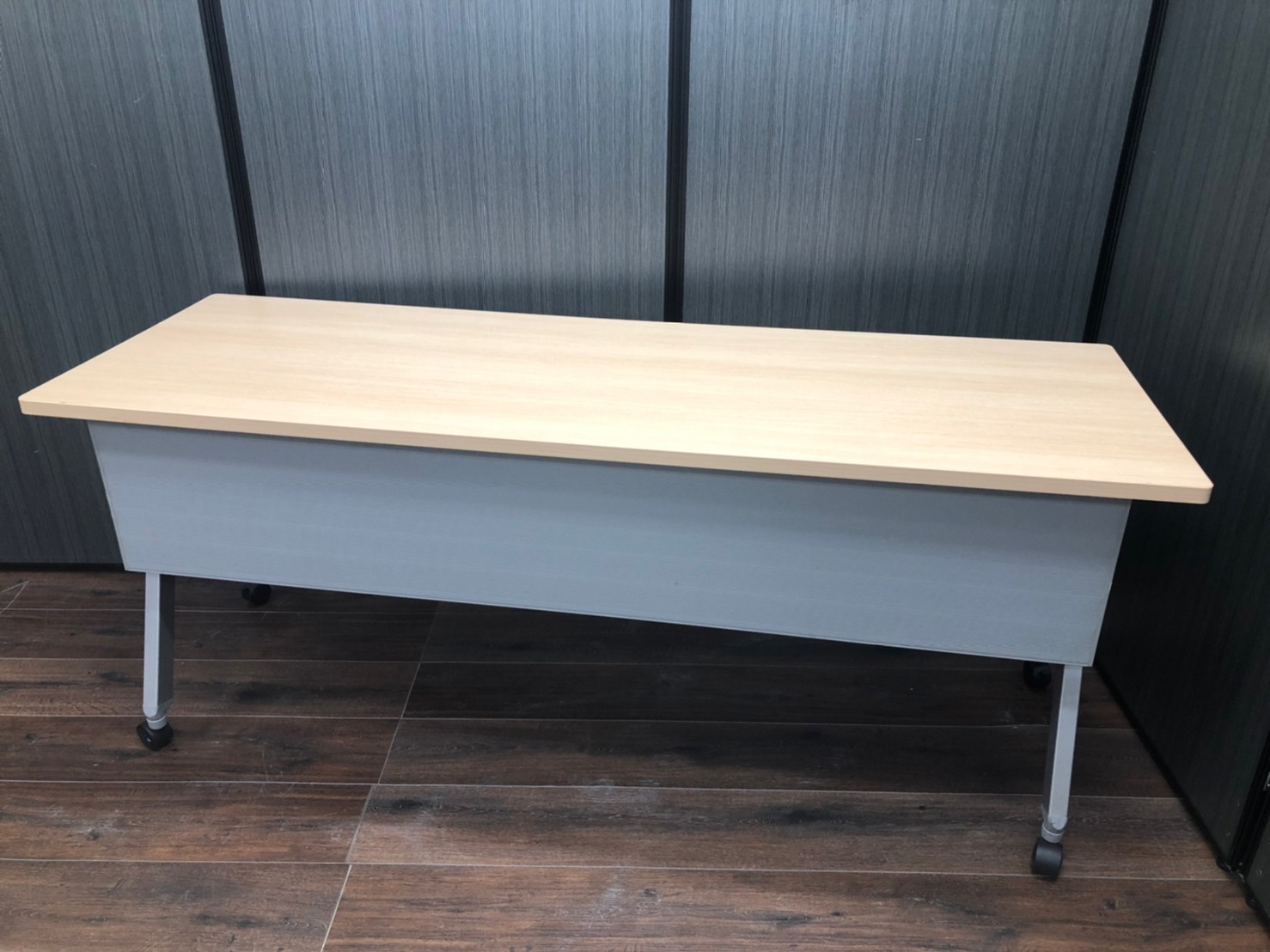 【大量入荷！】【会議室や集会にも！】■オカムラ■フラプター■ナチュラル
                        フラプター
                                    中古
            