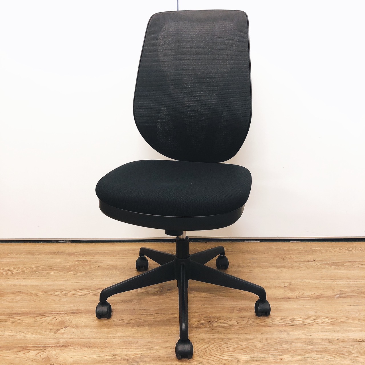 ＯＡチェア　格安　メッシュ　ブラック　ハイバック　井上金庫　在宅　テレワーク　コスパ
                        その他シリーズ
                                    中古
            