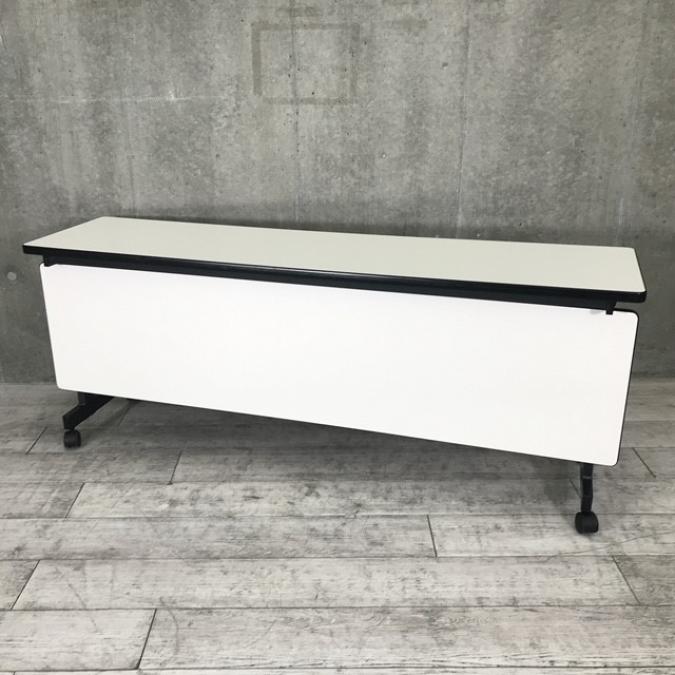 【10台ロット入荷！！】サイドスタックテーブルを入荷致しました！　ホワイト　W:1800D:450折り畳み可能　会議室用
                        その他シリーズ
                                    中古
            