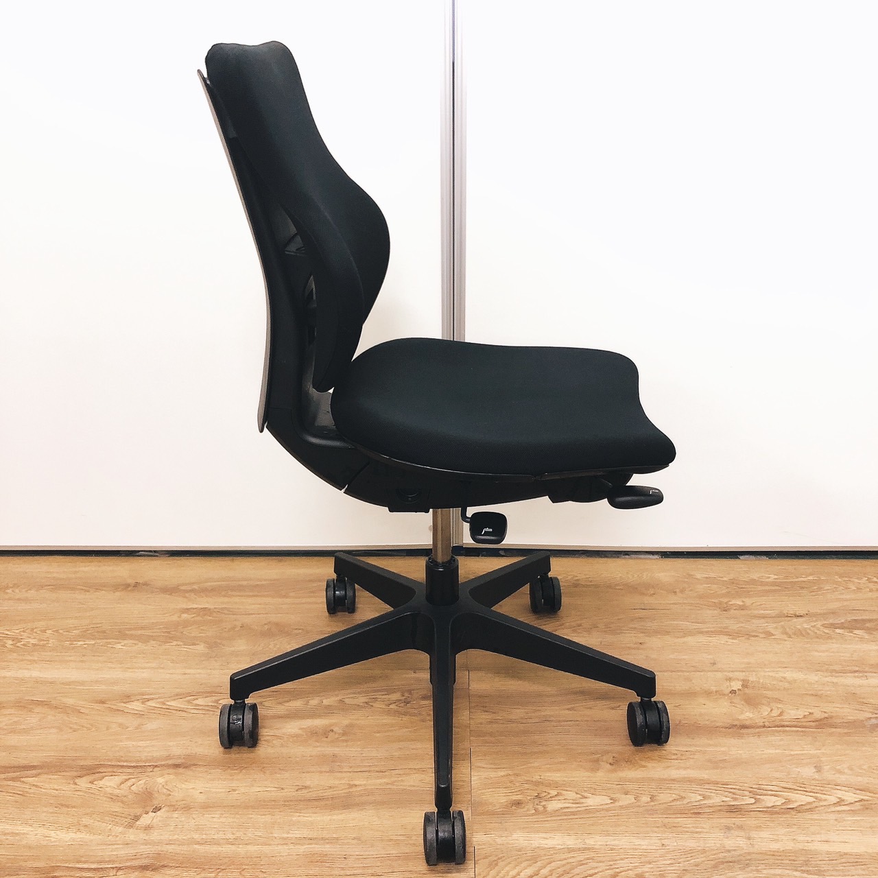 【美品】ITOKI Cassico チェア イトーキ カシコチェアKE-340 中古】カシコチェア KE-340GJHW8M6 イトーキ/ITOKI 肘無ロー